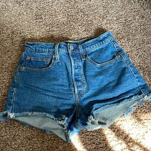 Levi’s 501 Jean shorts!!